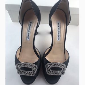 Manolo Blanhnik - C Sedaraby Satin Elick